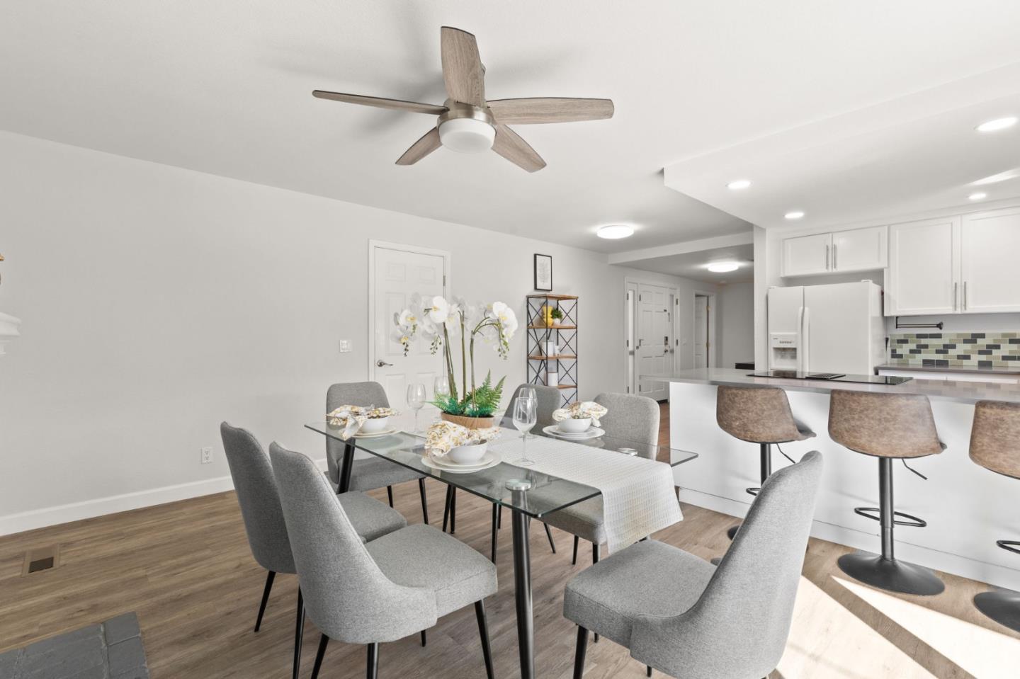 Detail Gallery Image 8 of 23 For 5986 Loma Prieta Dr, San Jose,  CA 95123 - 3 Beds | 2 Baths