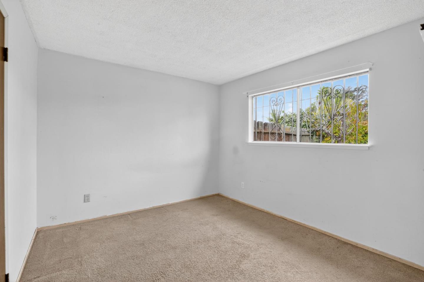 Detail Gallery Image 13 of 30 For 290 Zurich, Watsonville,  CA 95076 - 4 Beds | 2 Baths