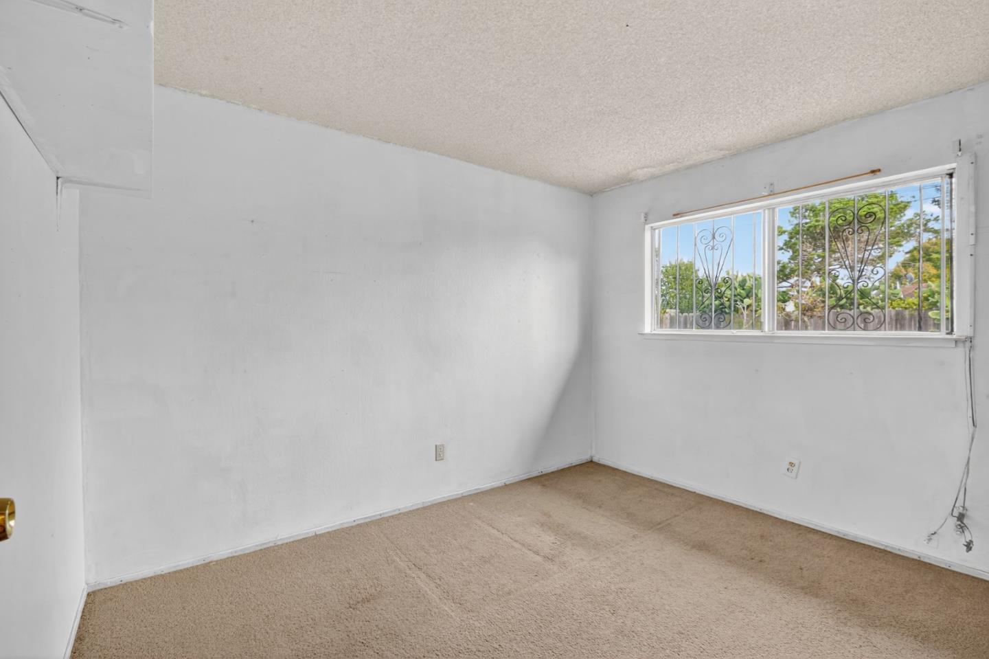 Detail Gallery Image 15 of 30 For 290 Zurich, Watsonville,  CA 95076 - 4 Beds | 2 Baths