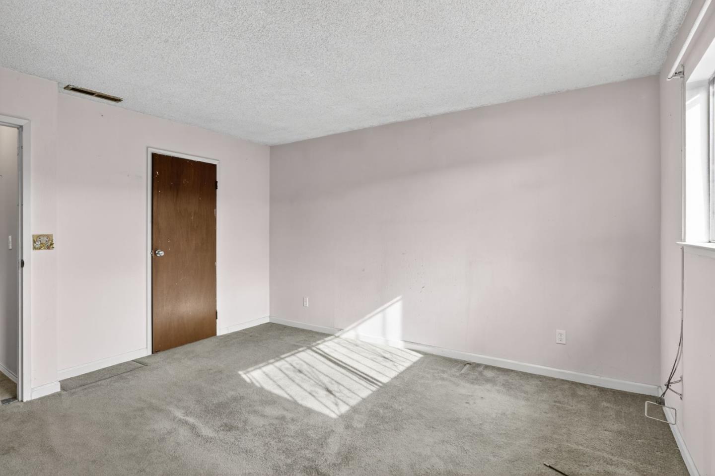 Detail Gallery Image 18 of 30 For 290 Zurich, Watsonville,  CA 95076 - 4 Beds | 2 Baths