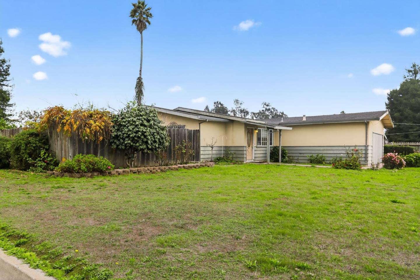 Detail Gallery Image 3 of 30 For 290 Zurich, Watsonville,  CA 95076 - 4 Beds | 2 Baths