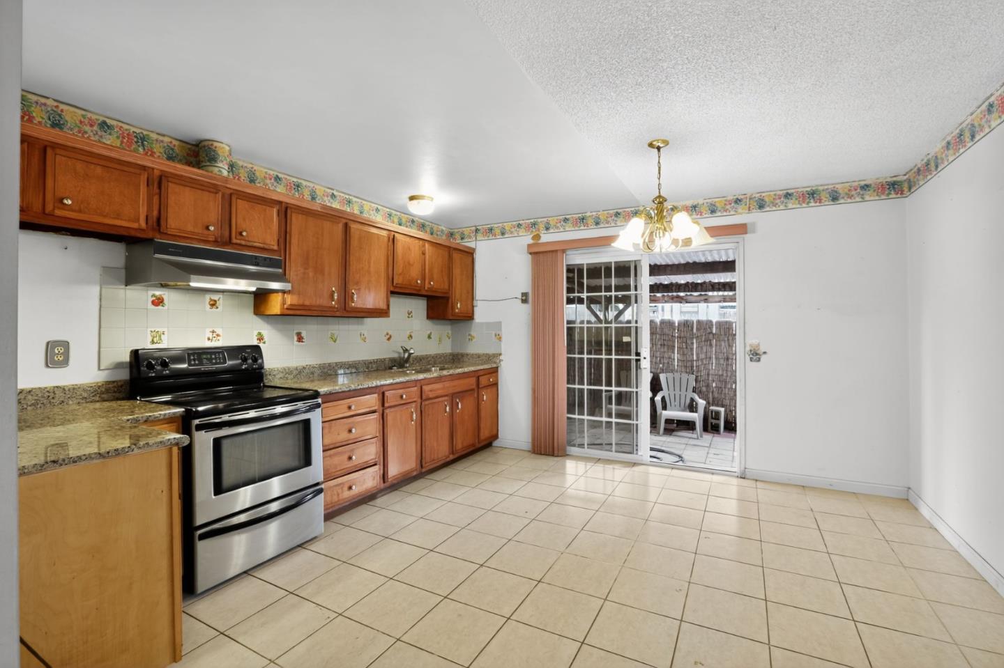 Detail Gallery Image 7 of 30 For 290 Zurich, Watsonville,  CA 95076 - 4 Beds | 2 Baths