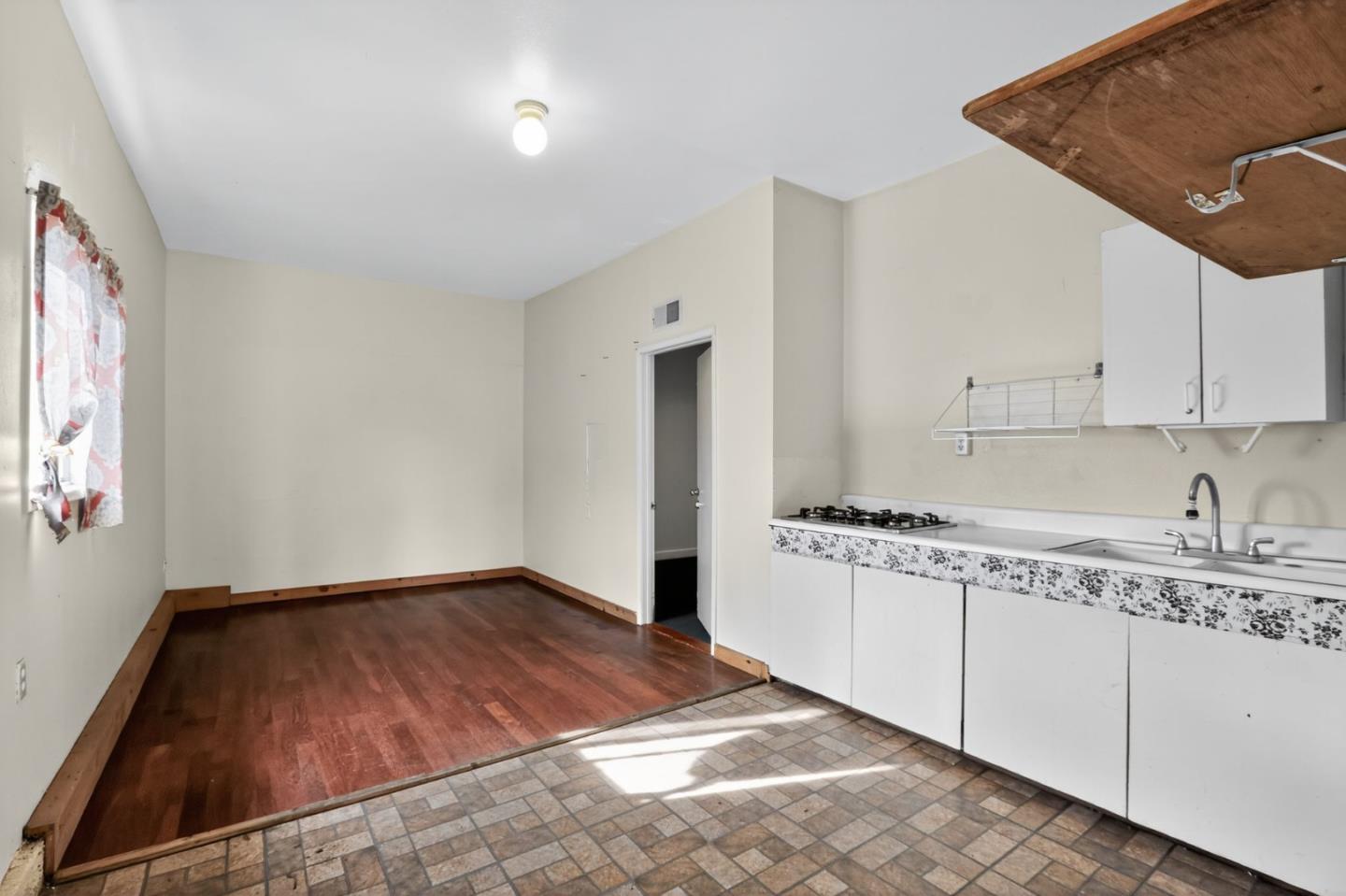 Detail Gallery Image 8 of 30 For 290 Zurich, Watsonville,  CA 95076 - 4 Beds | 2 Baths