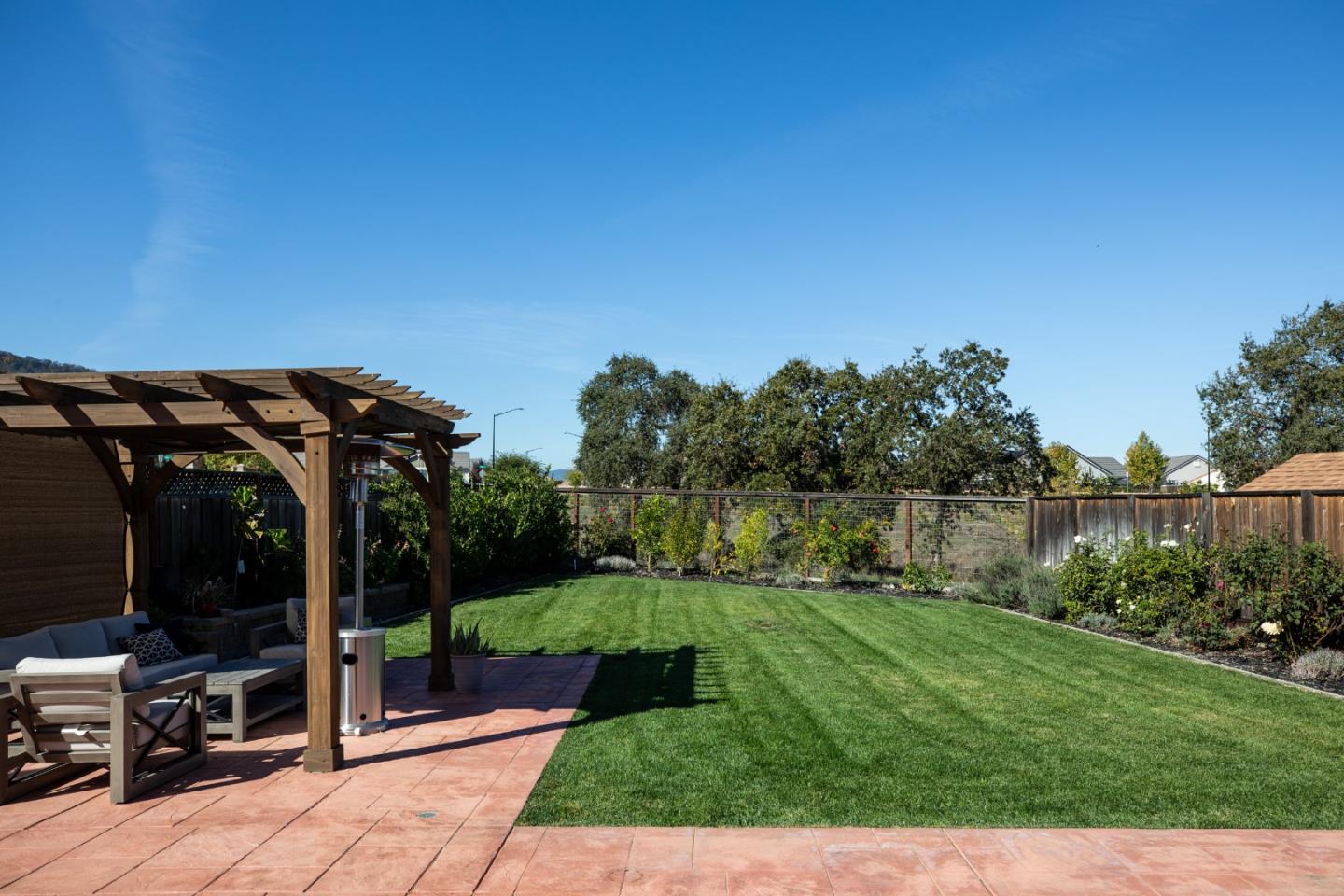Detail Gallery Image 14 of 26 For 7021 Vintner Ct, Gilroy,  CA 95020 - 4 Beds | 2/1 Baths