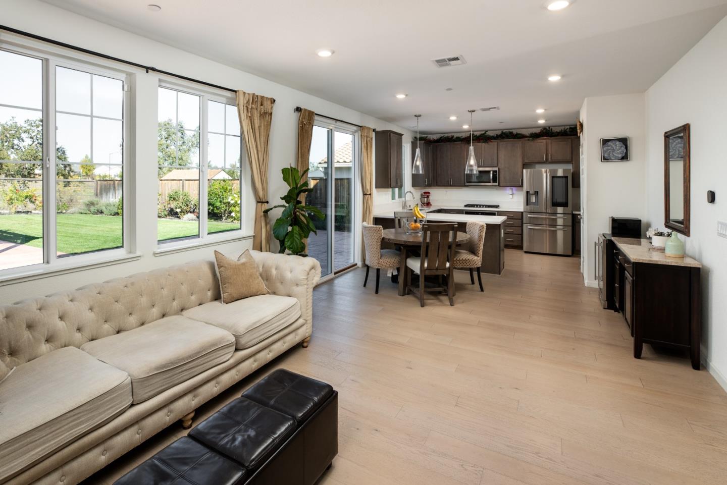 Detail Gallery Image 4 of 26 For 7021 Vintner Ct, Gilroy,  CA 95020 - 4 Beds | 2/1 Baths