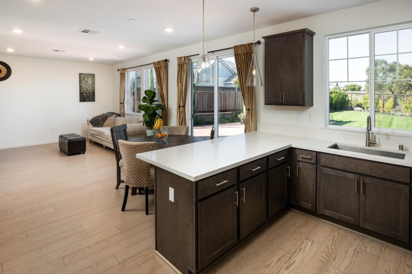 Detail Gallery Image 8 of 26 For 7021 Vintner Ct, Gilroy,  CA 95020 - 4 Beds | 2/1 Baths