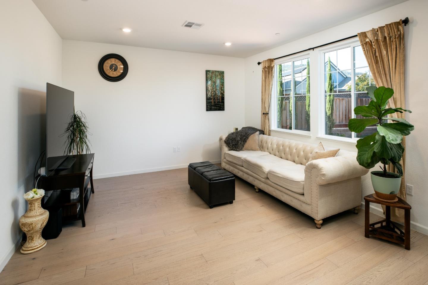 Detail Gallery Image 9 of 26 For 7021 Vintner Ct, Gilroy,  CA 95020 - 4 Beds | 2/1 Baths