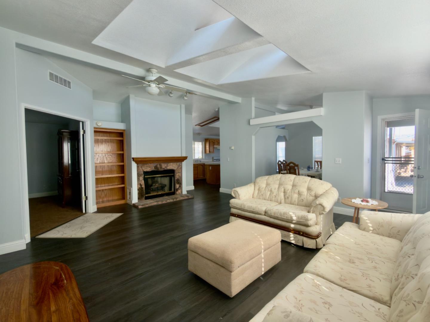 Detail Gallery Image 4 of 21 For 195 Blossom Hill Rd #219,  San Jose,  CA 95123 - 3 Beds | 2 Baths