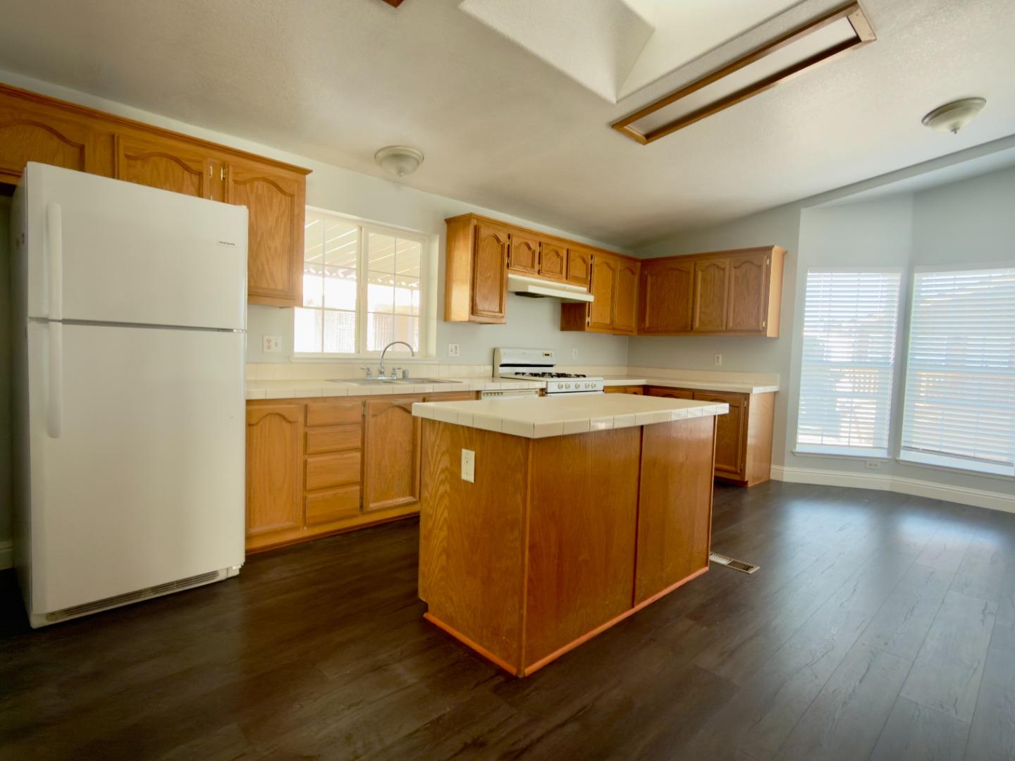 Detail Gallery Image 6 of 21 For 195 Blossom Hill Rd #219,  San Jose,  CA 95123 - 3 Beds | 2 Baths