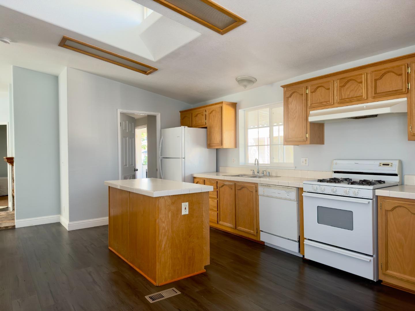 Detail Gallery Image 7 of 21 For 195 Blossom Hill Rd #219,  San Jose,  CA 95123 - 3 Beds | 2 Baths