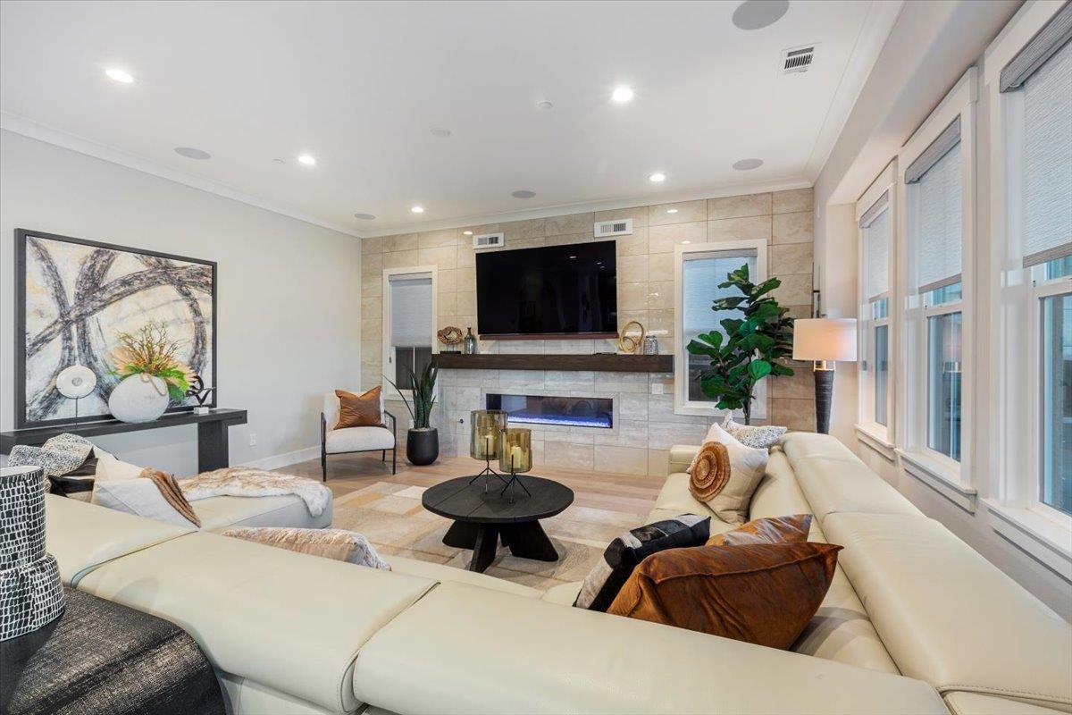 Detail Gallery Image 10 of 101 For 2105 Elderberry Dr, San Ramon,  CA 94582 - 5 Beds | 5/1 Baths