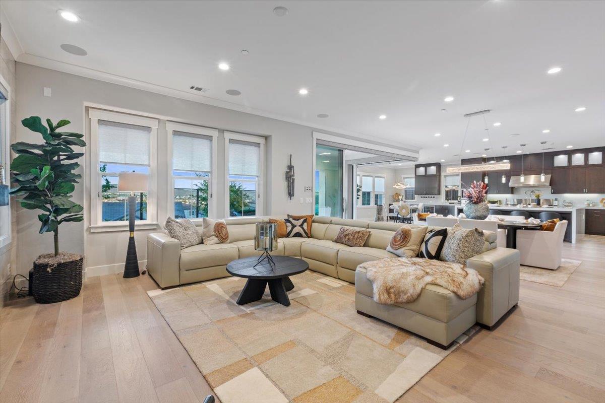 Detail Gallery Image 12 of 101 For 2105 Elderberry Dr, San Ramon,  CA 94582 - 5 Beds | 5/1 Baths