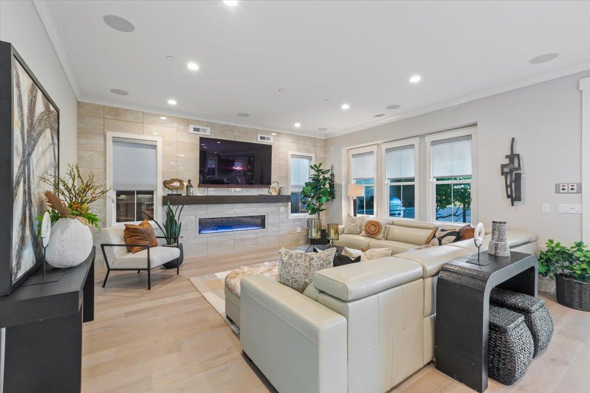 Detail Gallery Image 9 of 101 For 2105 Elderberry Dr, San Ramon,  CA 94582 - 5 Beds | 5/1 Baths