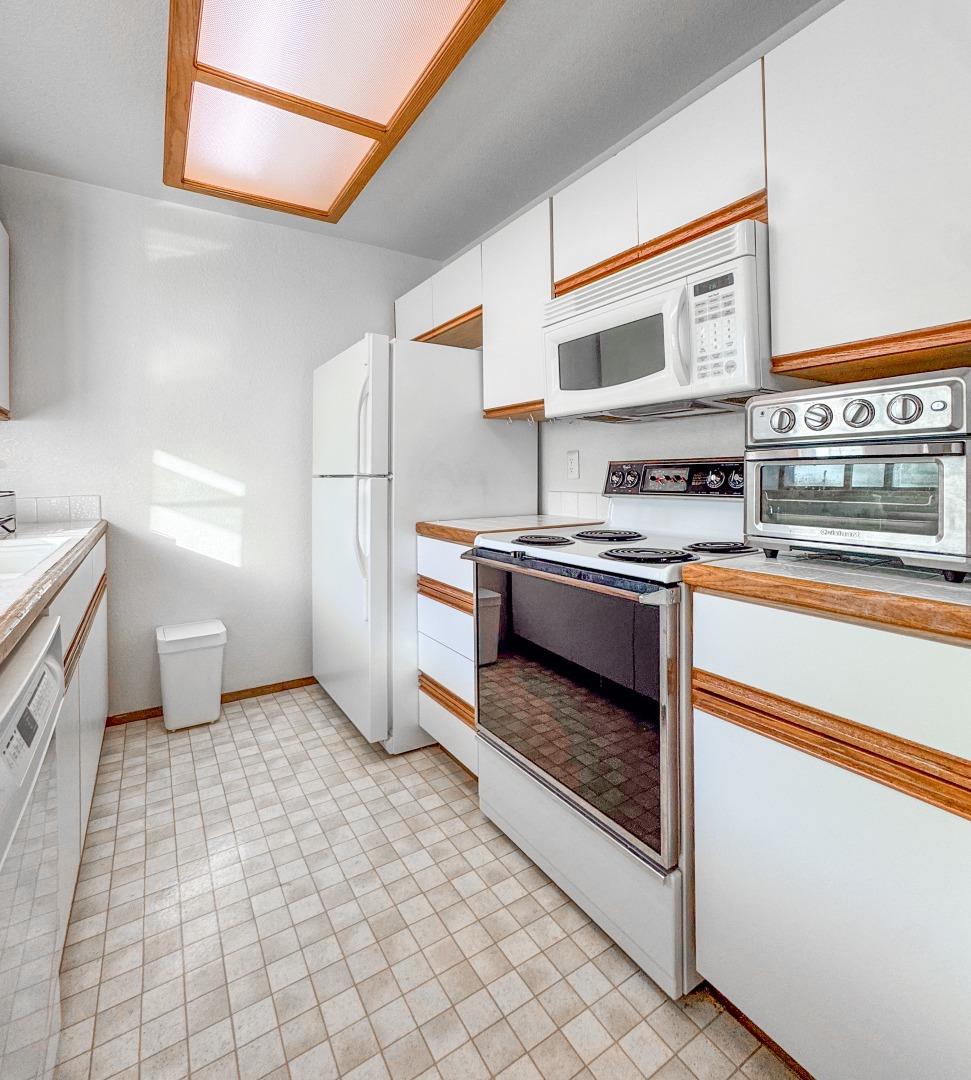 Detail Gallery Image 12 of 44 For 6923 Chantel Ct, San Jose,  CA 95129 - 2 Beds | 2/1 Baths