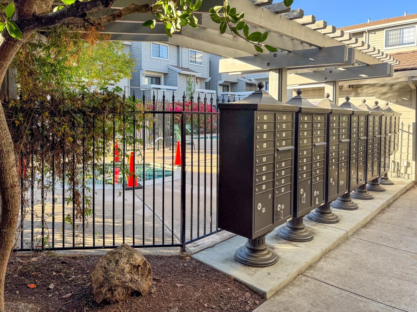 Detail Gallery Image 40 of 44 For 6923 Chantel Ct, San Jose,  CA 95129 - 2 Beds | 2/1 Baths