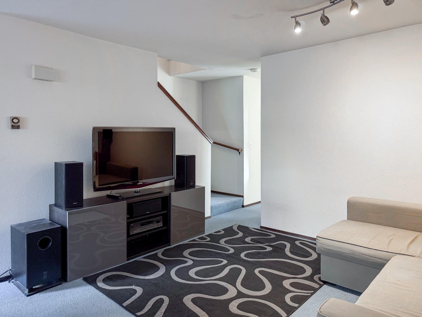 Detail Gallery Image 7 of 44 For 6923 Chantel Ct, San Jose,  CA 95129 - 2 Beds | 2/1 Baths