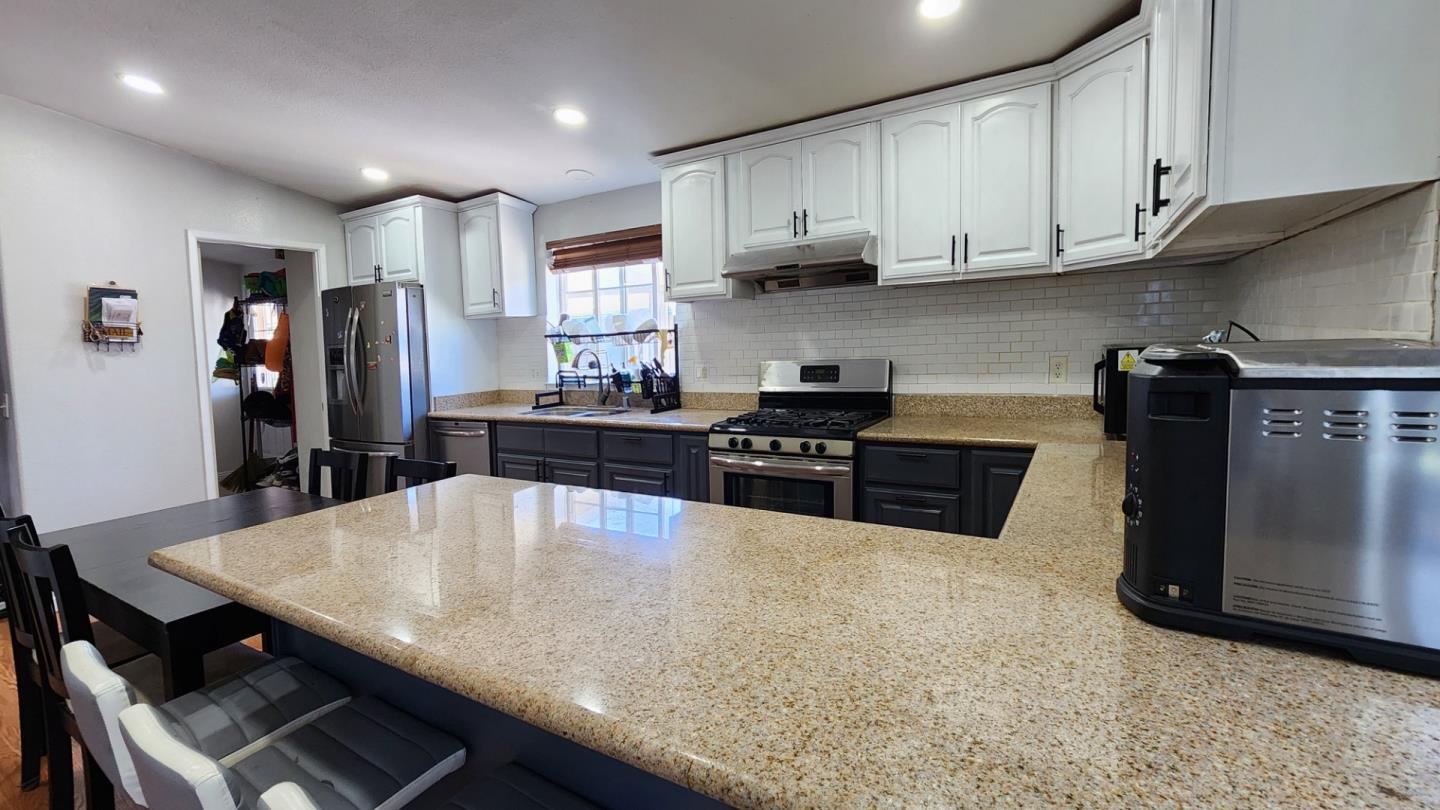 Detail Gallery Image 7 of 15 For 5450 Monterey Rd #142,  San Jose,  CA 95111 - 4 Beds | 2 Baths