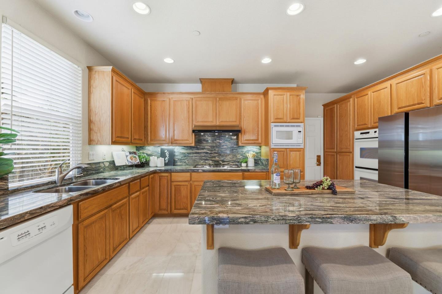 Detail Gallery Image 16 of 64 For 2101 Uridias Ranch Rd, Milpitas,  CA 95035 - 5 Beds | 4 Baths