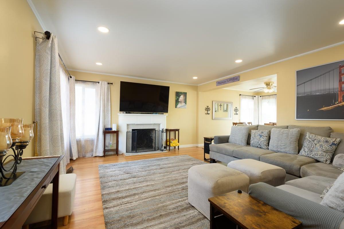 Detail Gallery Image 3 of 26 For 204 Garden Ln, Daly City,  CA 94015 - 2 Beds | 1 Baths