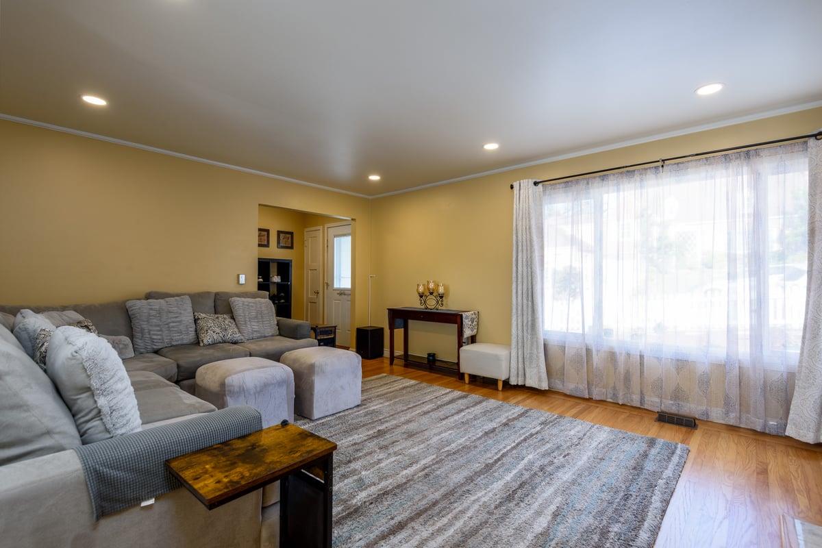 Detail Gallery Image 4 of 26 For 204 Garden Ln, Daly City,  CA 94015 - 2 Beds | 1 Baths