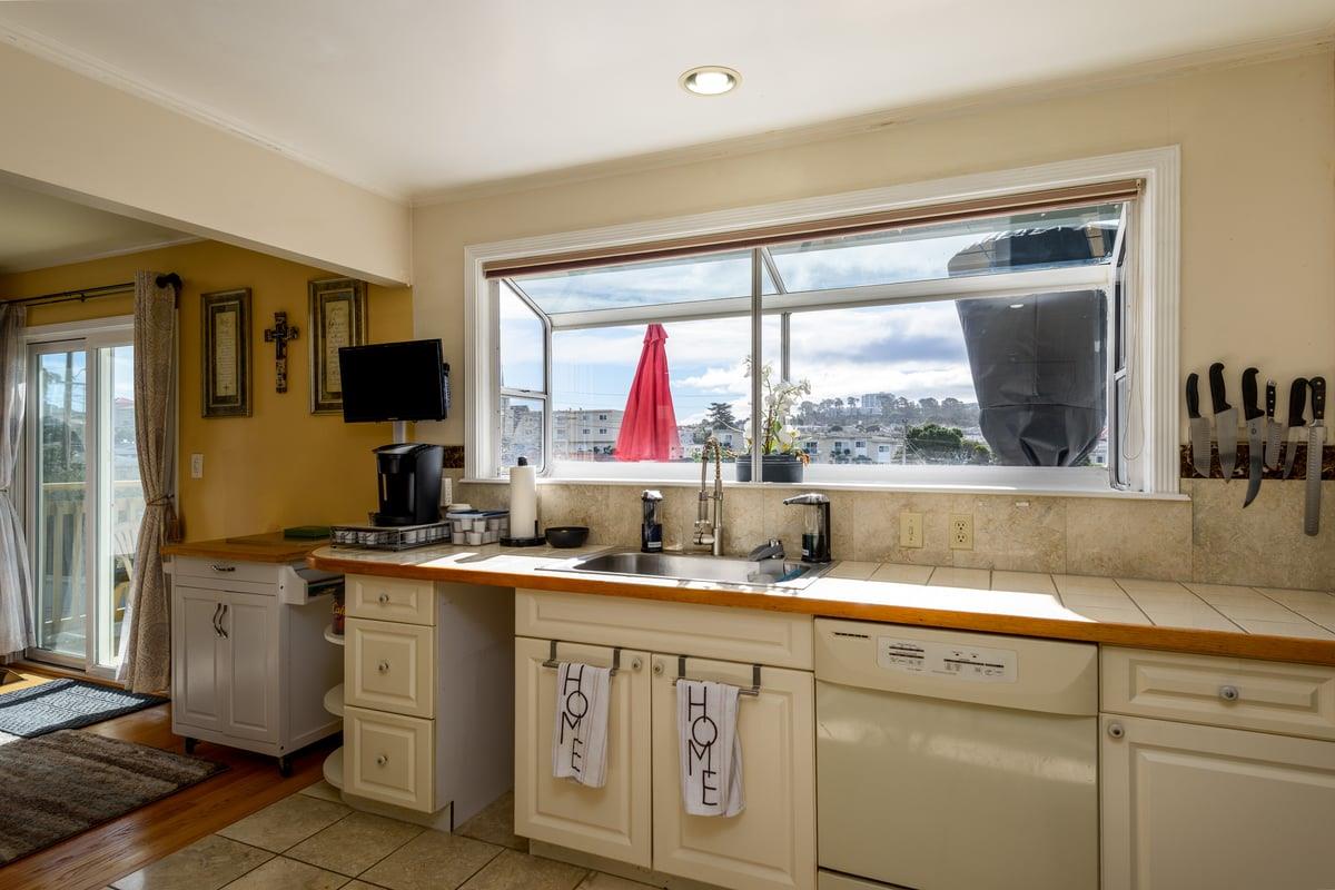 Detail Gallery Image 8 of 26 For 204 Garden Ln, Daly City,  CA 94015 - 2 Beds | 1 Baths