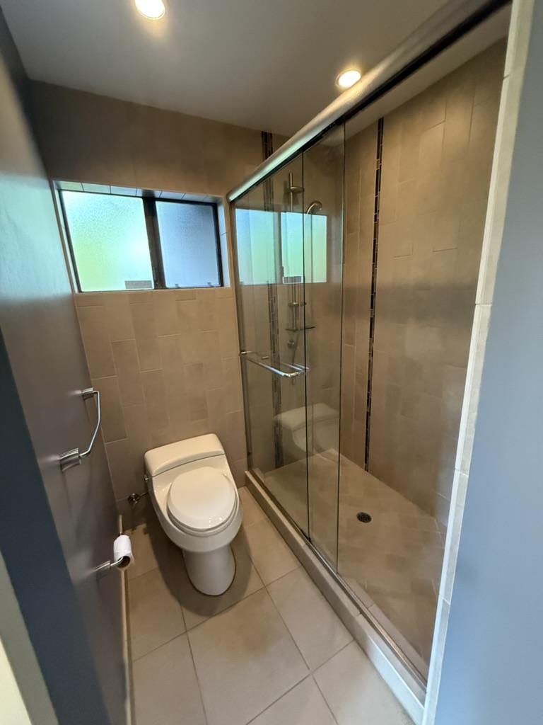 Detail Gallery Image 15 of 27 For 2439 Sharon Oaks Dr, Menlo Park,  CA 94025 - 2 Beds | 2/1 Baths