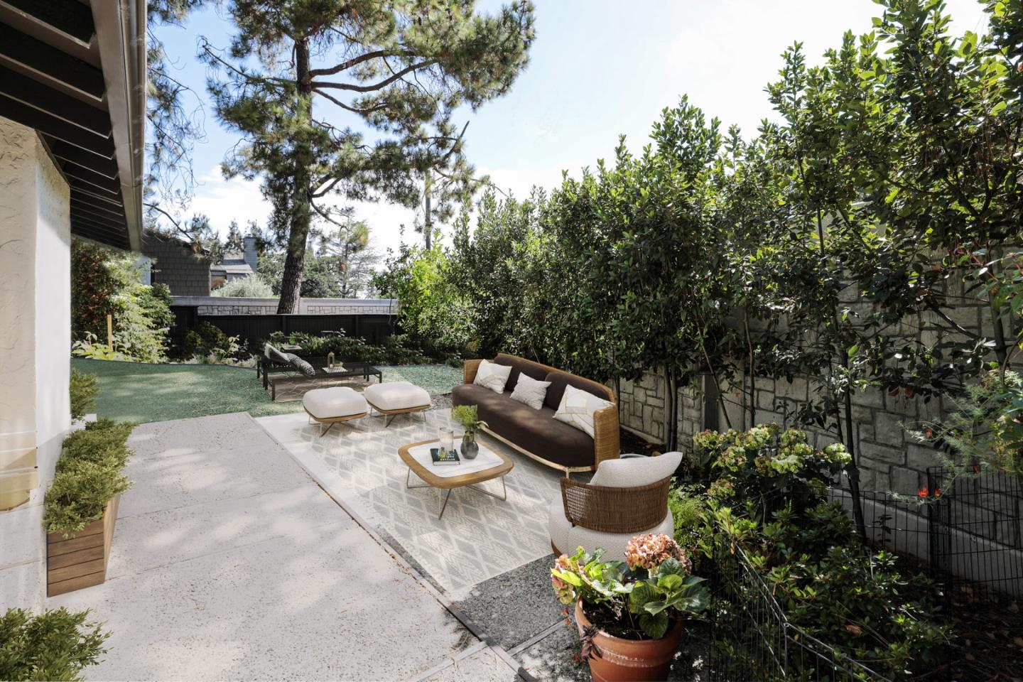 Detail Gallery Image 18 of 27 For 2439 Sharon Oaks Dr, Menlo Park,  CA 94025 - 2 Beds | 2/1 Baths