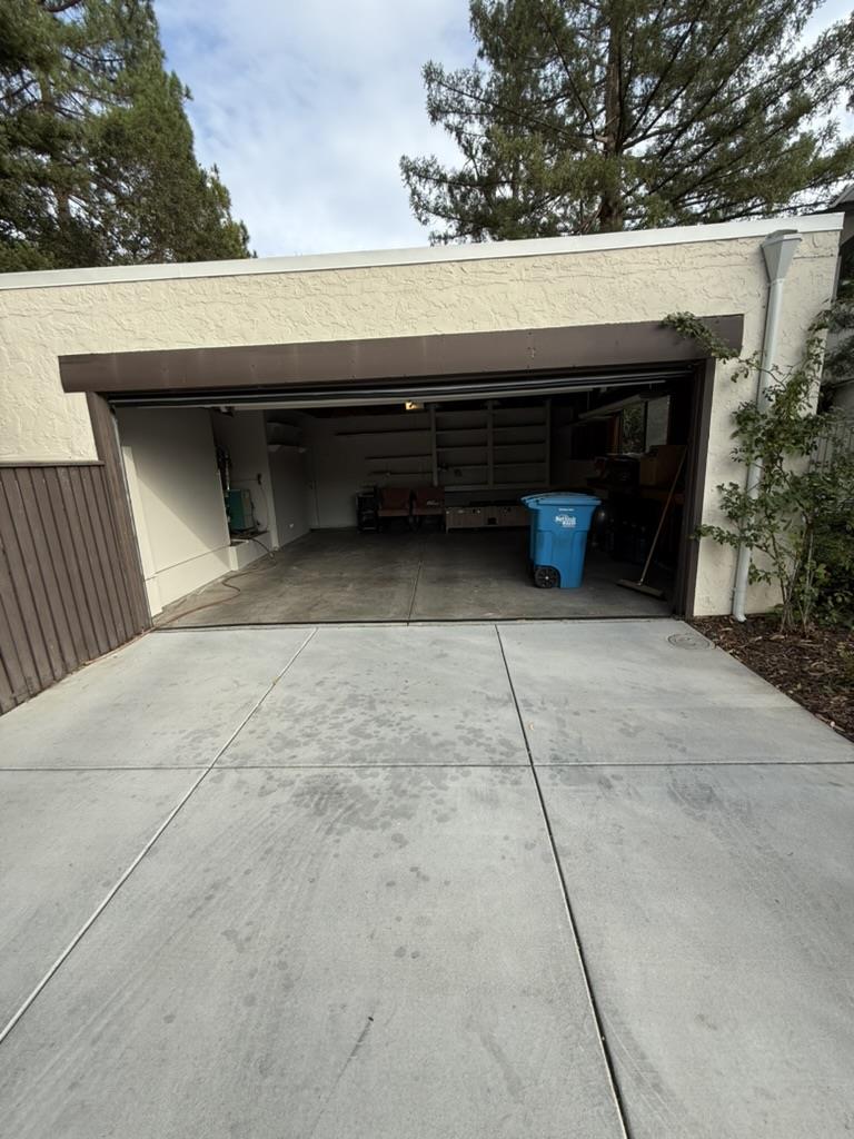 Detail Gallery Image 21 of 27 For 2439 Sharon Oaks Dr, Menlo Park,  CA 94025 - 2 Beds | 2/1 Baths