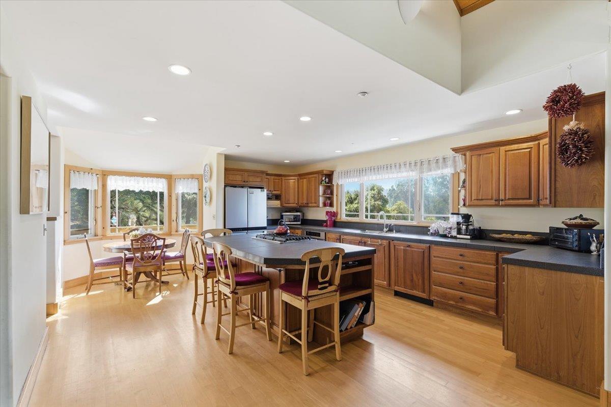 Detail Gallery Image 16 of 42 For 1175 Eagle Hill Rd, Royal Oaks,  CA 95076 - 2 Beds | 2 Baths