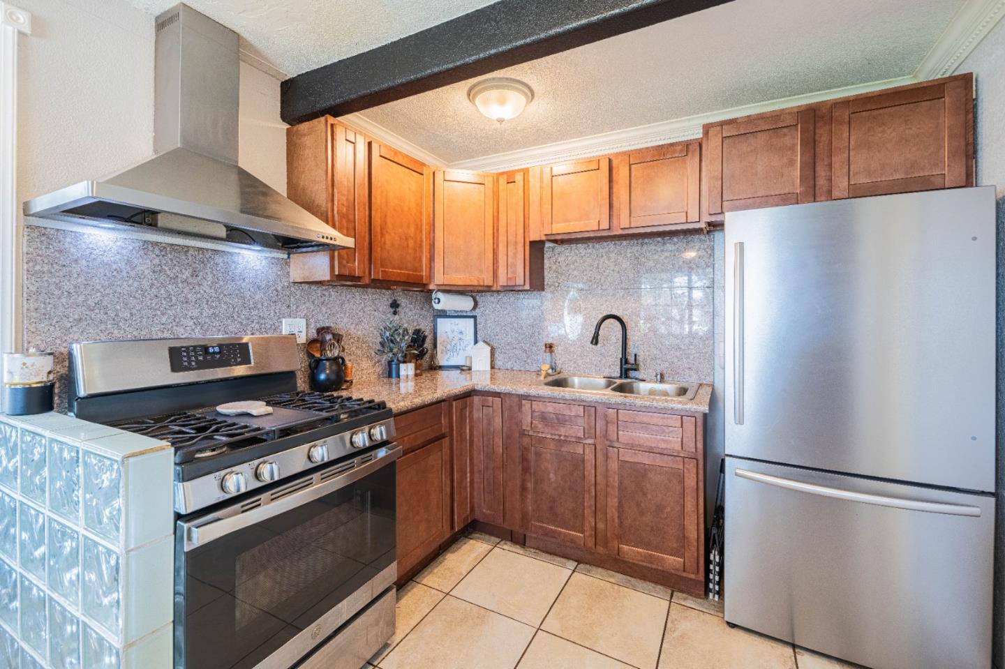 Detail Gallery Image 12 of 21 For 453 Chaparral St, Salinas,  CA 93906 - 3 Beds | 1 Baths