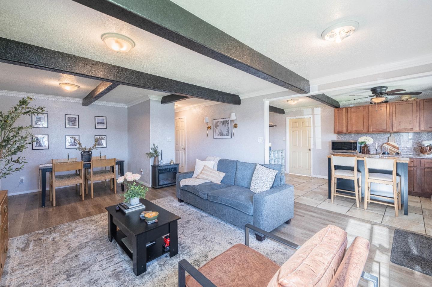 Detail Gallery Image 7 of 21 For 453 Chaparral St, Salinas,  CA 93906 - 3 Beds | 1 Baths