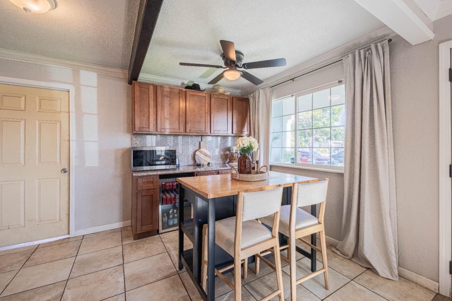 Detail Gallery Image 9 of 21 For 453 Chaparral St, Salinas,  CA 93906 - 3 Beds | 1 Baths