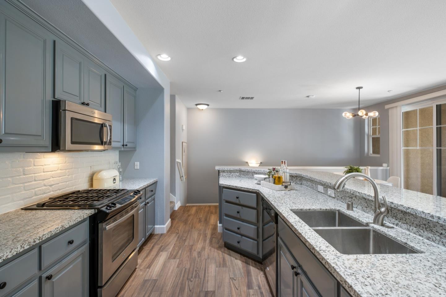 Detail Gallery Image 23 of 55 For 1339 Marcello Dr, San Jose,  CA 95131 - 2 Beds | 2/1 Baths