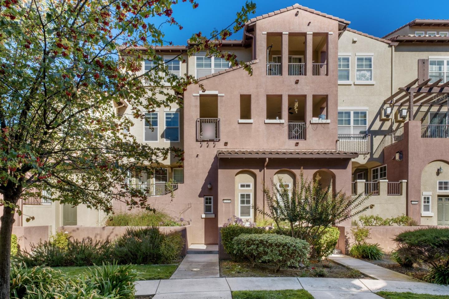 Detail Gallery Image 8 of 55 For 1339 Marcello Dr, San Jose,  CA 95131 - 2 Beds | 2/1 Baths