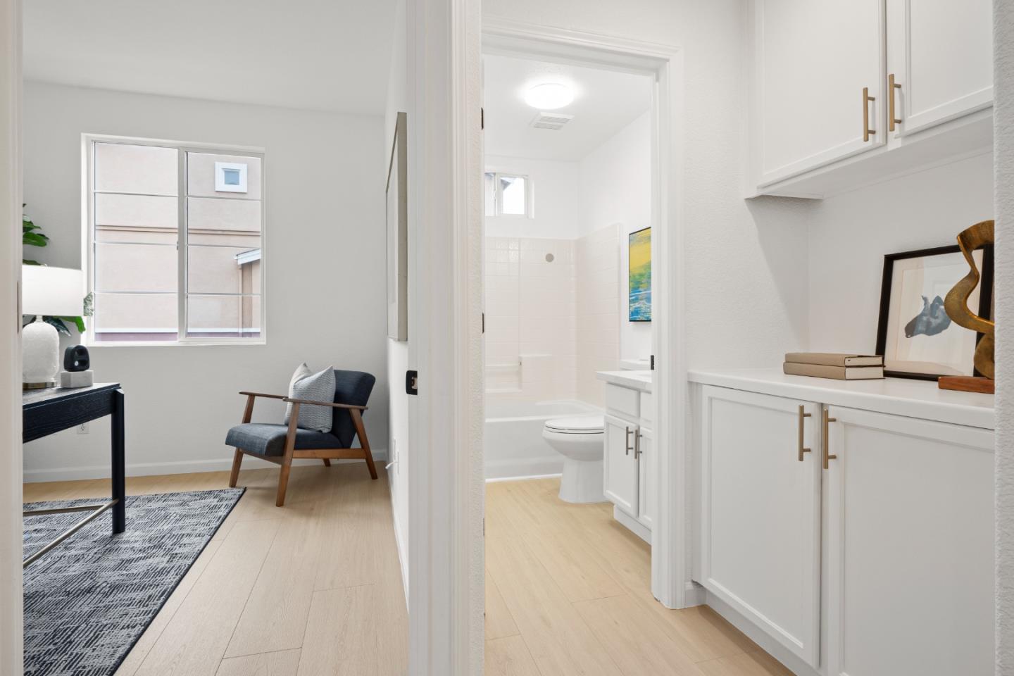 Detail Gallery Image 11 of 20 For 728 City Walk Pl #4,  Hayward,  CA 94541 - 3 Beds | 3 Baths