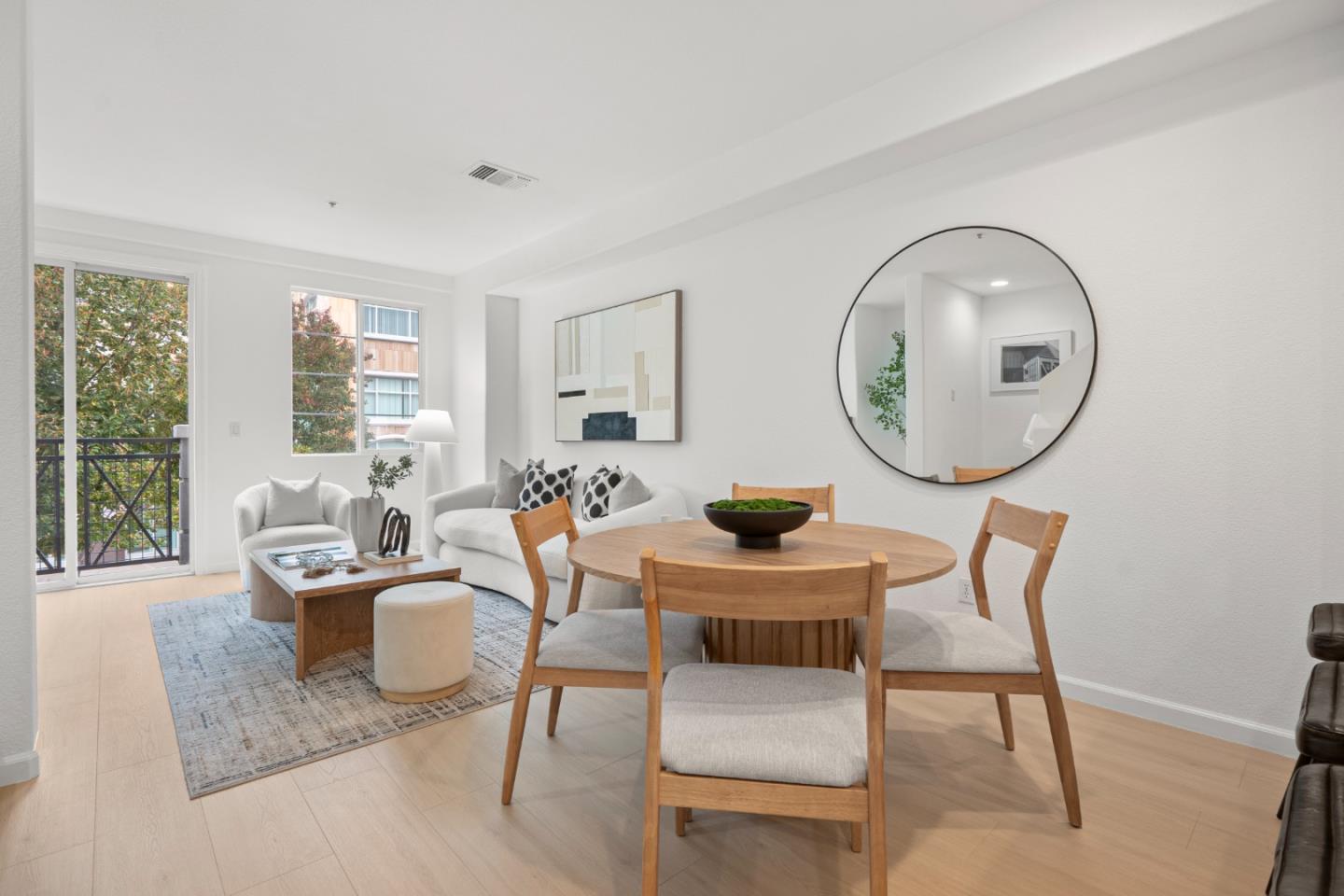 Detail Gallery Image 8 of 20 For 728 City Walk Pl #4,  Hayward,  CA 94541 - 3 Beds | 3 Baths