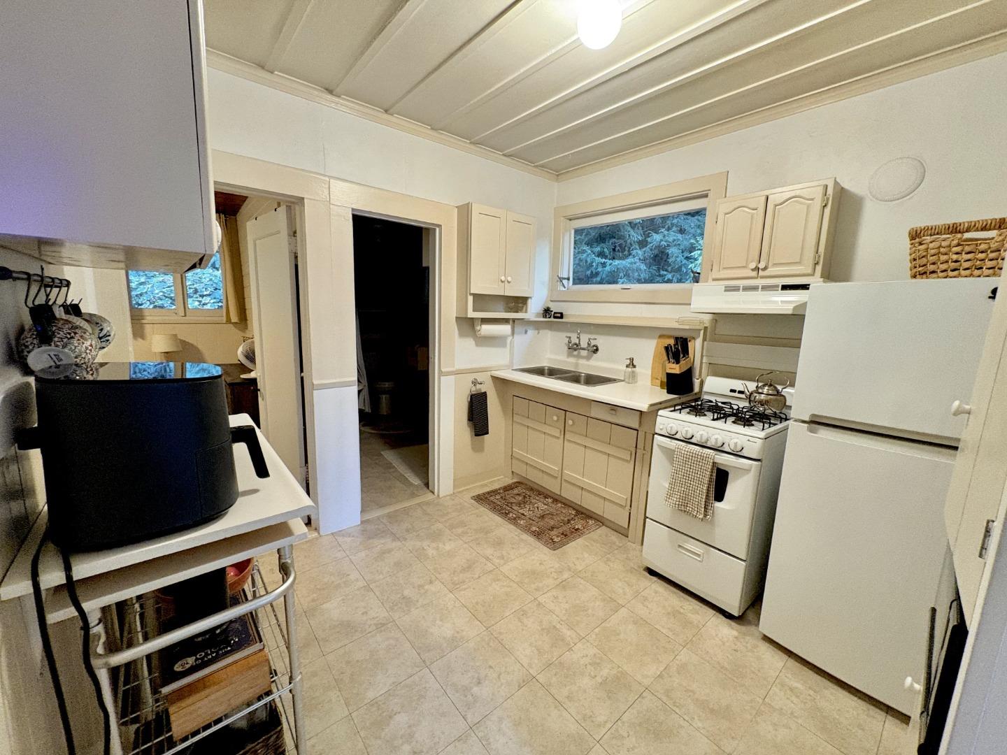 Detail Gallery Image 15 of 21 For 8787 Highway 9, Ben Lomond,  CA 95005 - 4 Beds | 3 Baths