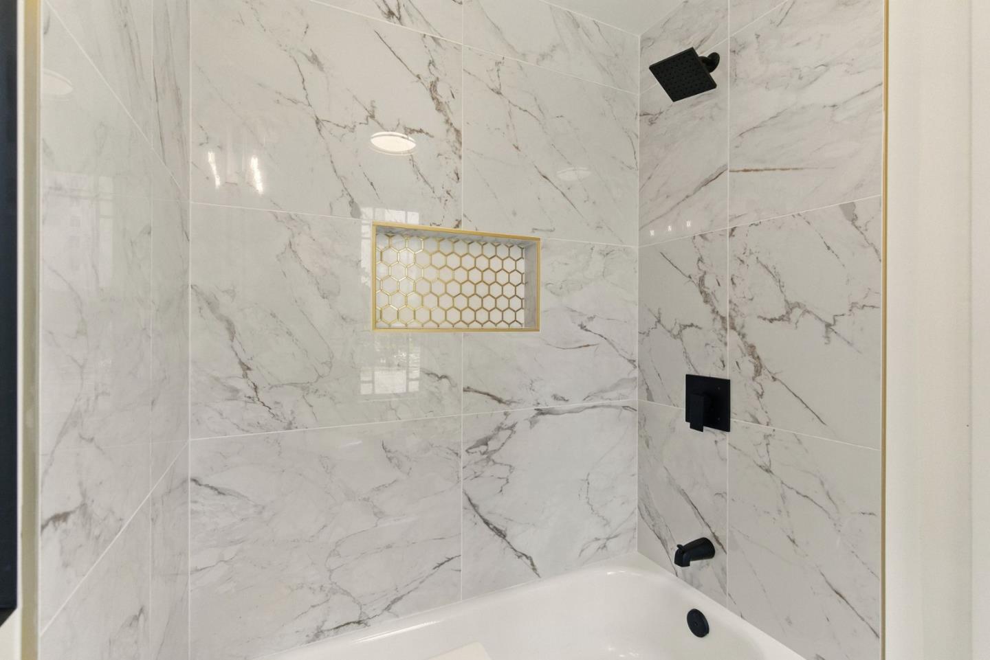 Detail Gallery Image 27 of 32 For 244 Lakeside #202,  Oakland,  CA 94612 - 3 Beds | 3 Baths