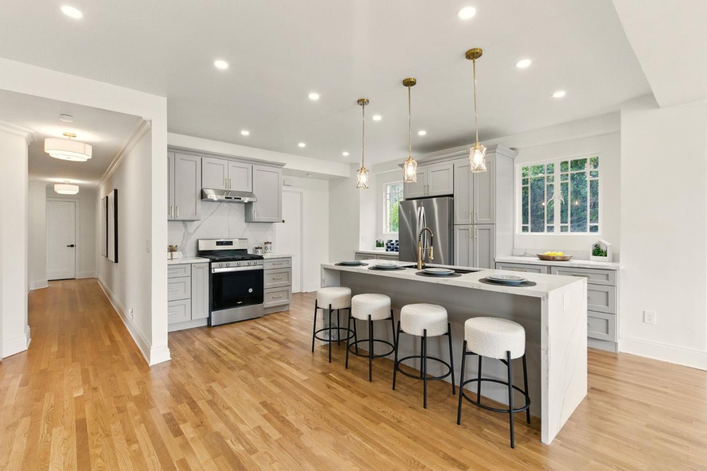 Detail Gallery Image 9 of 32 For 244 Lakeside #202,  Oakland,  CA 94612 - 3 Beds | 3 Baths