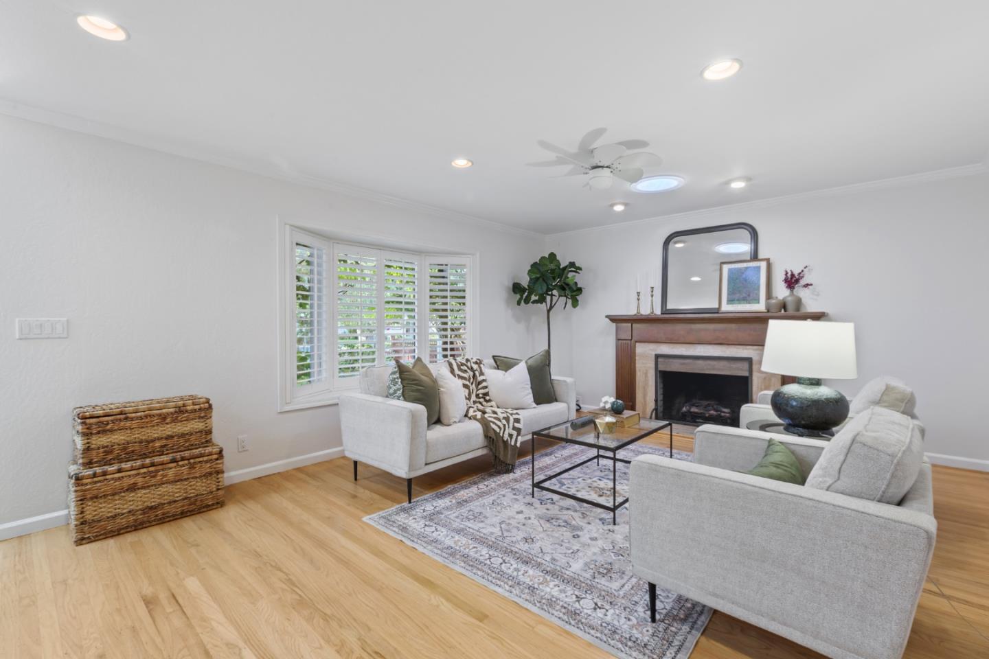 Detail Gallery Image 5 of 62 For 1092 Del Cambre Dr, San Jose,  CA 95129 - 4 Beds | 3 Baths