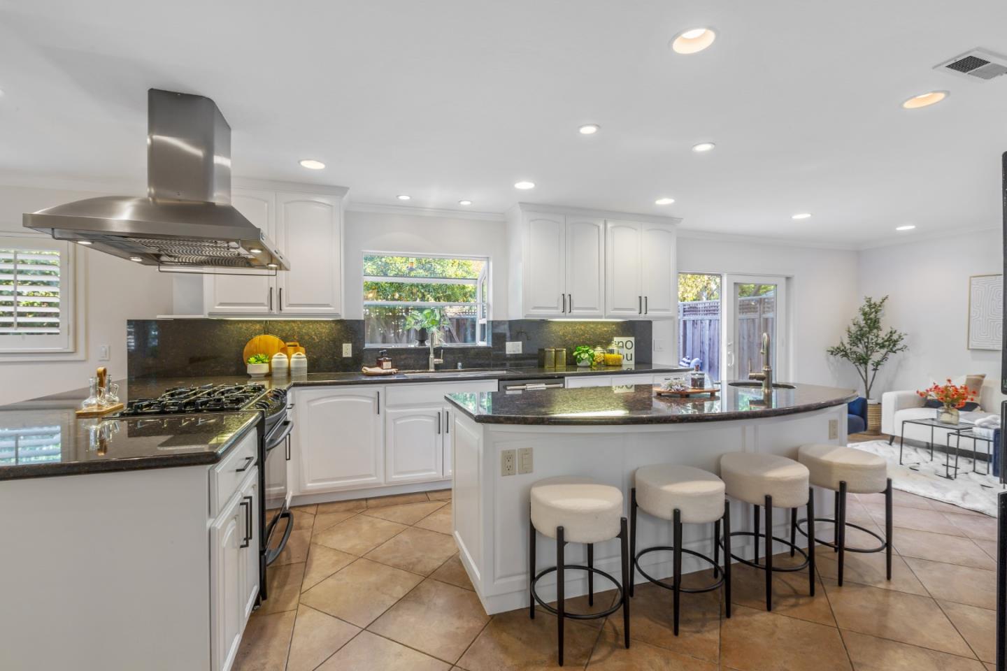 Detail Gallery Image 7 of 62 For 1092 Del Cambre Dr, San Jose,  CA 95129 - 4 Beds | 3 Baths