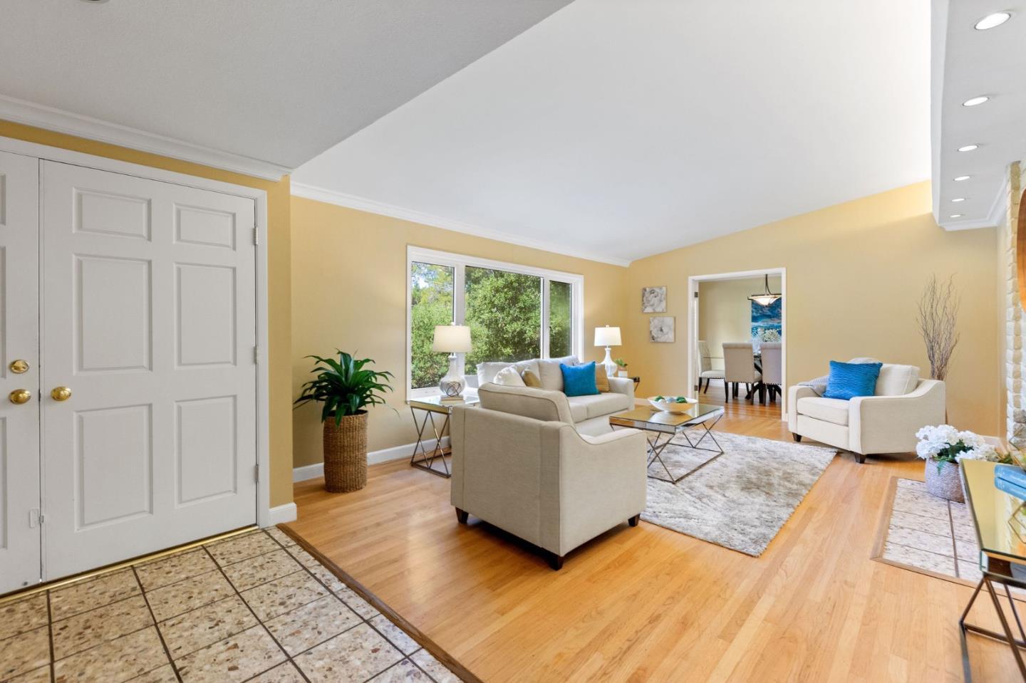 Detail Gallery Image 10 of 100 For 1485 Ascension Dr, San Mateo,  CA 94402 - 4 Beds | 2/1 Baths