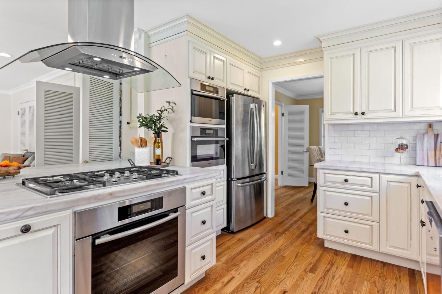 Detail Gallery Image 27 of 100 For 1485 Ascension Dr, San Mateo,  CA 94402 - 4 Beds | 2/1 Baths