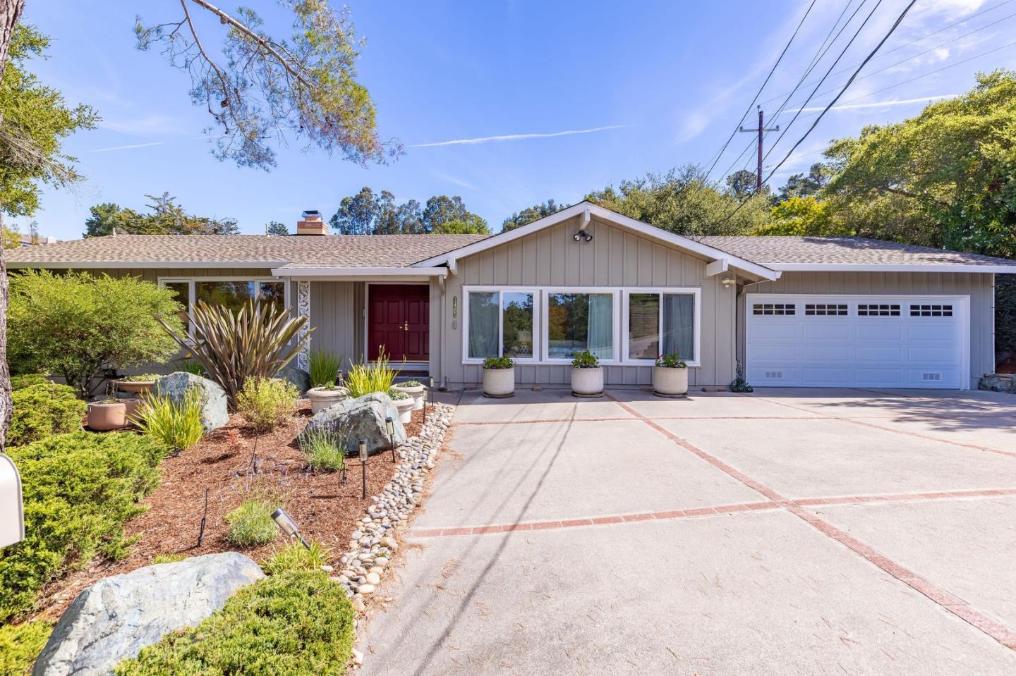 Detail Gallery Image 4 of 100 For 1485 Ascension Dr, San Mateo,  CA 94402 - 4 Beds | 2/1 Baths