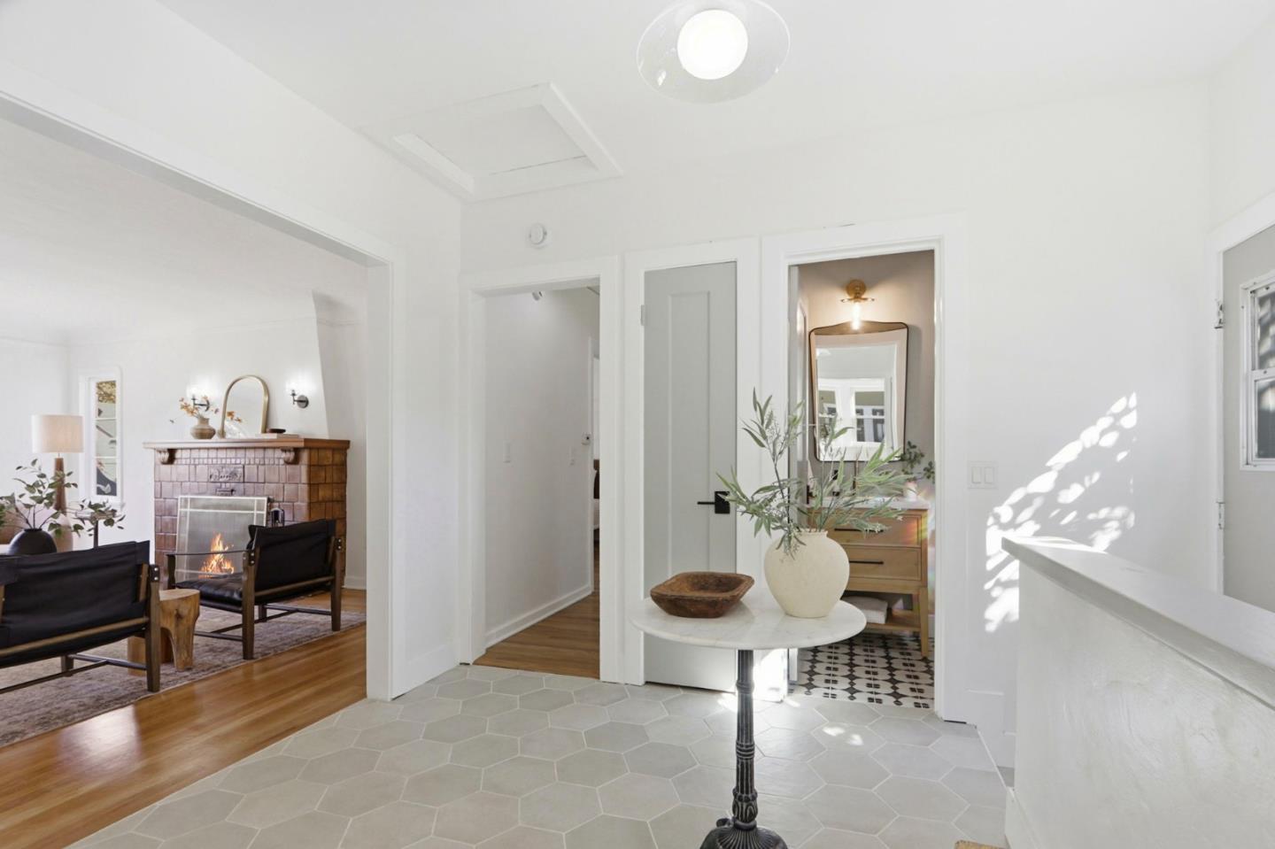 Detail Gallery Image 15 of 45 For 1376 Hanchett Ave, San Jose,  CA 95126 - 3 Beds | 1/1 Baths