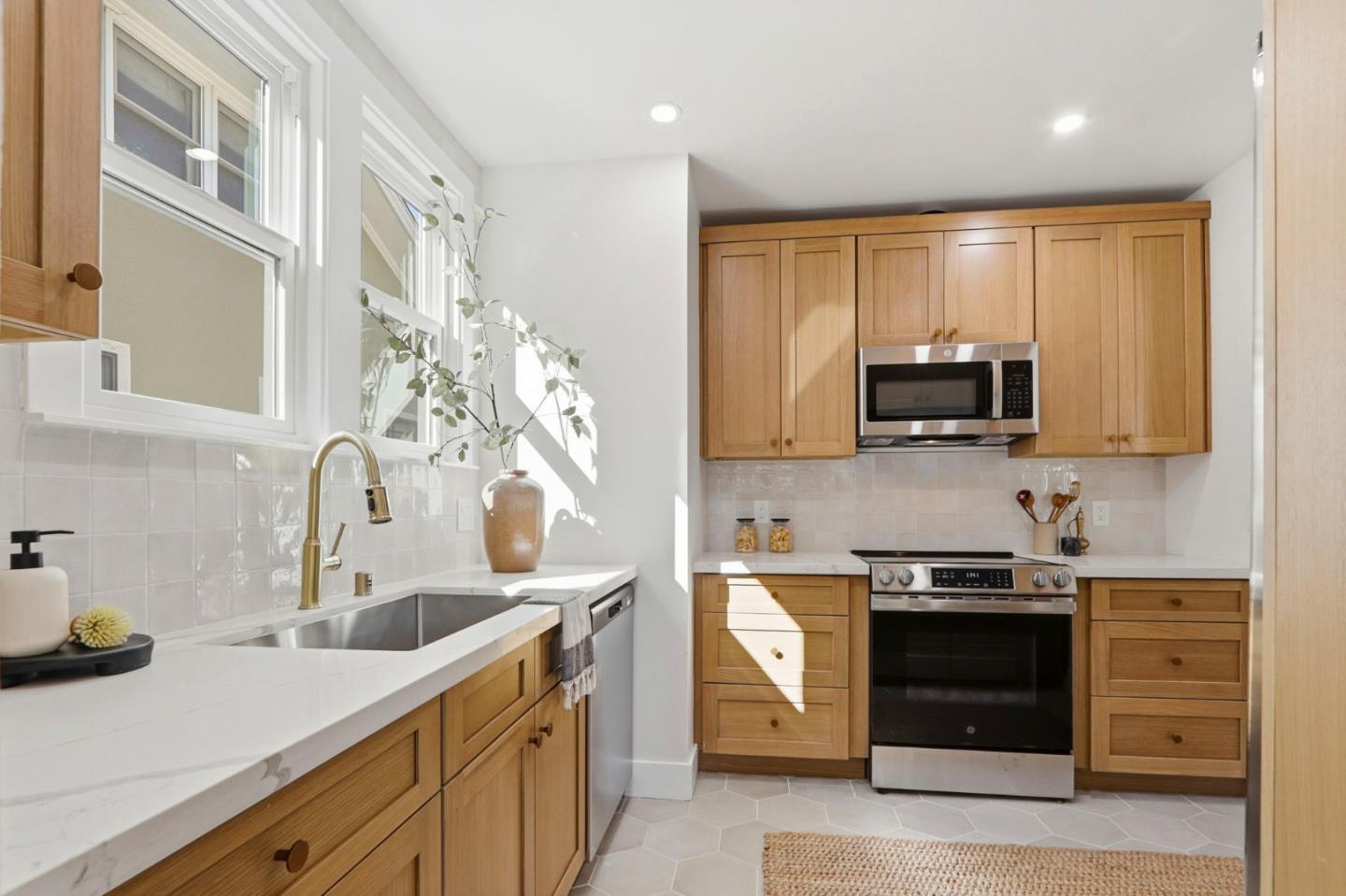 Detail Gallery Image 9 of 45 For 1376 Hanchett Ave, San Jose,  CA 95126 - 3 Beds | 1/1 Baths