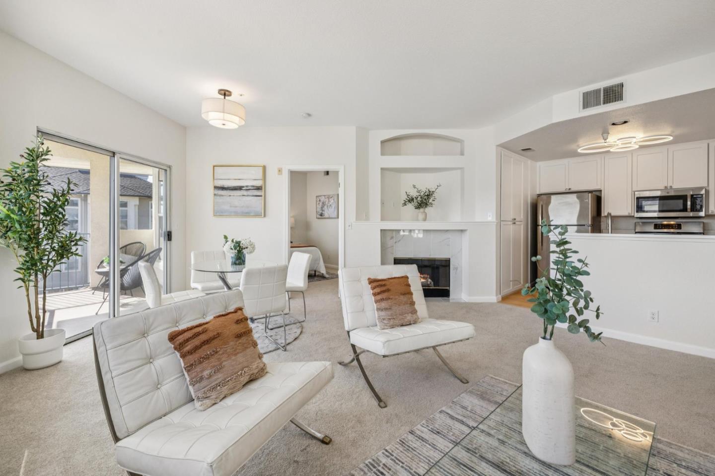 Detail Gallery Image 11 of 43 For 200 Baltic Cir #232,  Redwood City,  CA 94065 - 1 Beds | 1/1 Baths