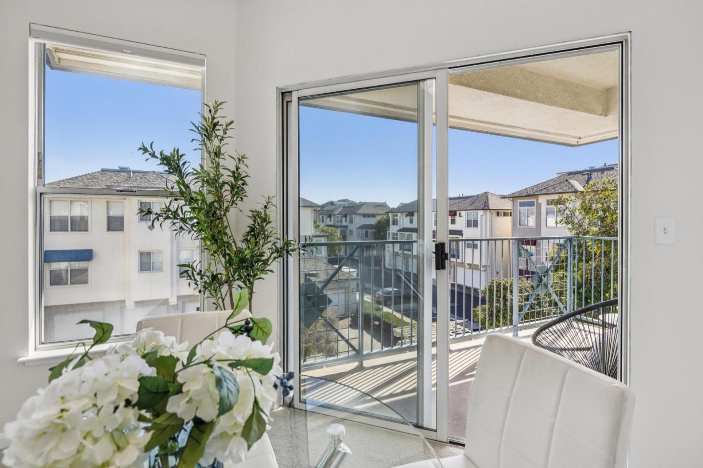 Detail Gallery Image 14 of 43 For 200 Baltic Cir #232,  Redwood City,  CA 94065 - 1 Beds | 1/1 Baths