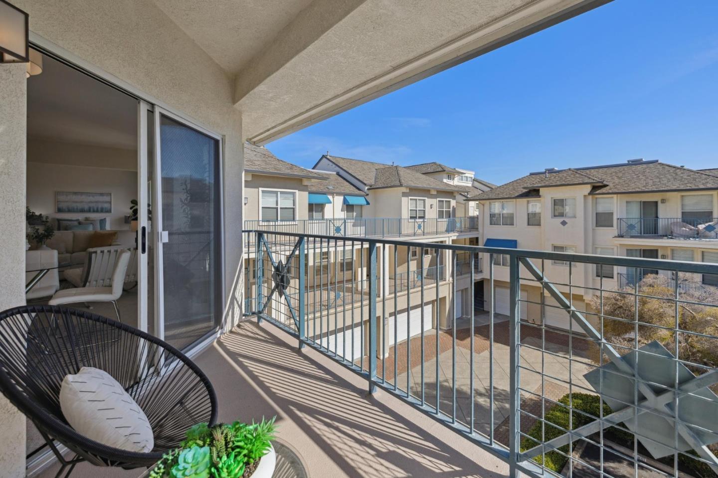 Detail Gallery Image 17 of 43 For 200 Baltic Cir #232,  Redwood City,  CA 94065 - 1 Beds | 1/1 Baths