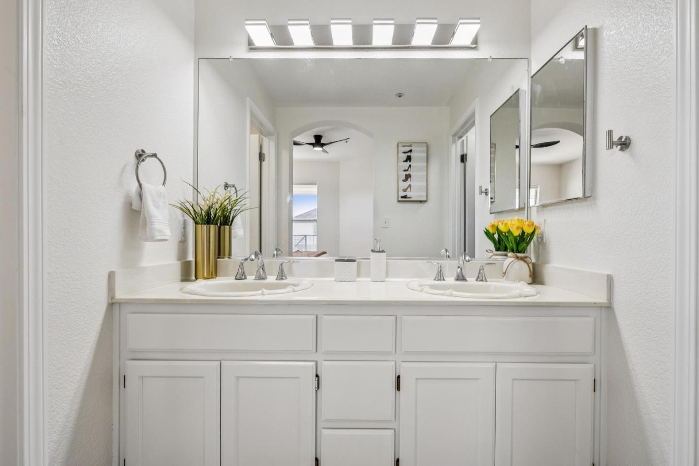 Detail Gallery Image 33 of 43 For 200 Baltic Cir #232,  Redwood City,  CA 94065 - 1 Beds | 1/1 Baths